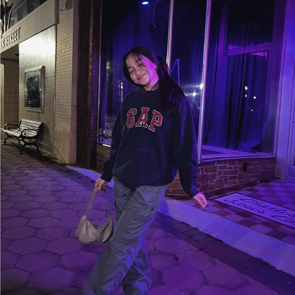 Meet your Posher, Isabella - Picture 1 of 1